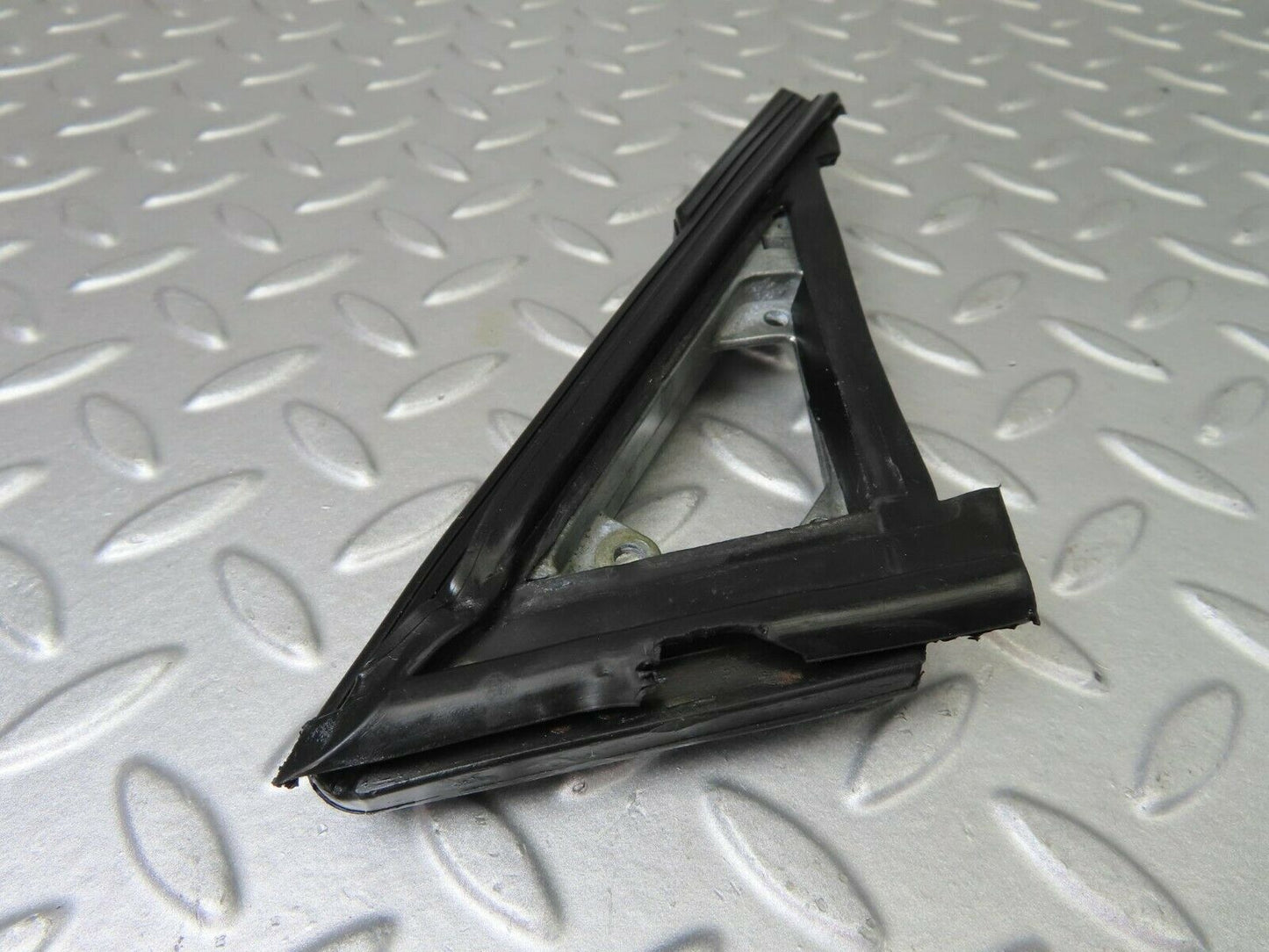 7312 Mercedes-Benz W116 450SE Wing Mirror Weatherstrip Seal Left 1167250166