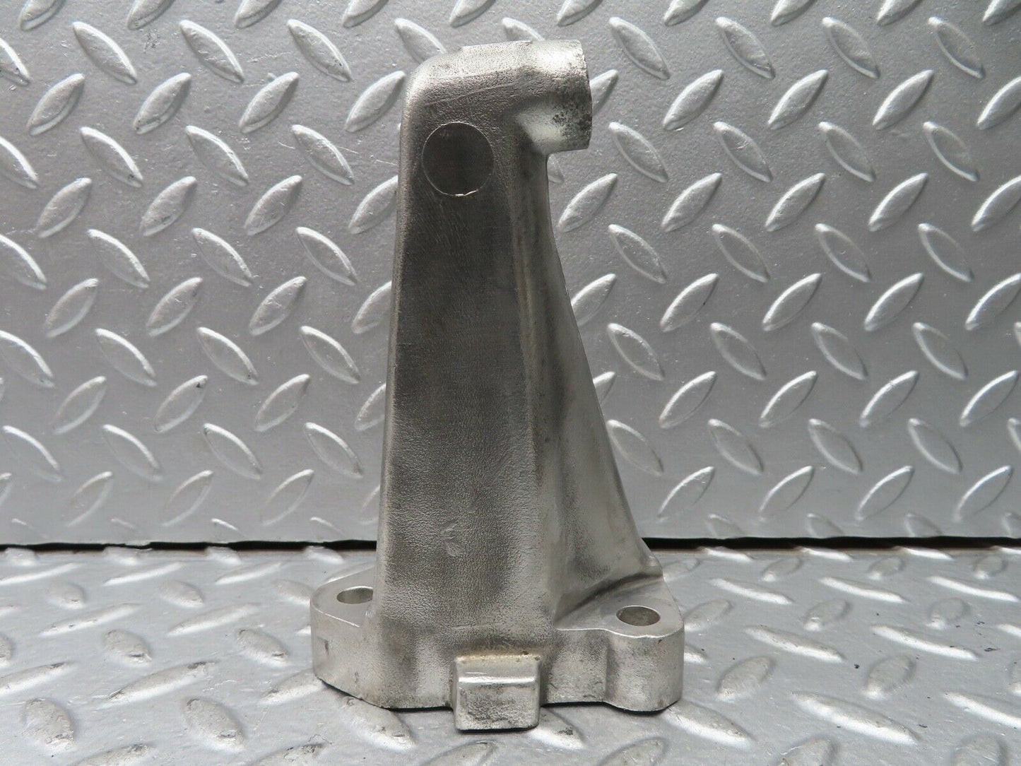 21290 Mercedes-Benz W123 230E Engine Mount Bracket Right Side 1022230304