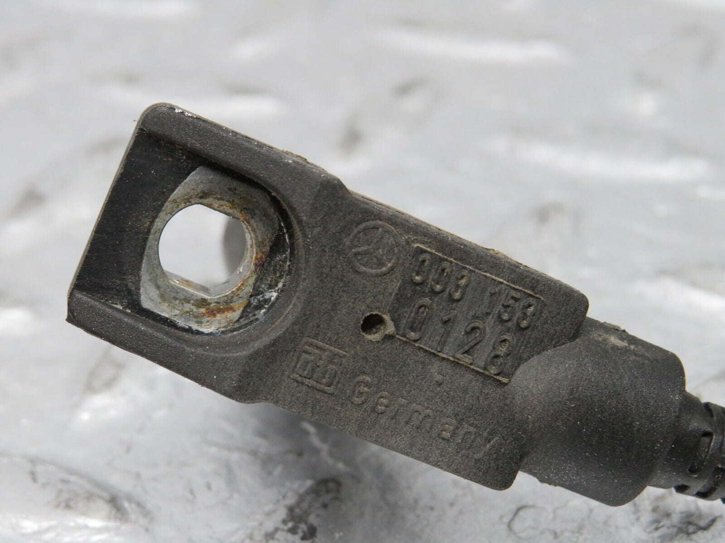 38660 Mercedes-Benz R129 280SL Coupe Crankshaft Position Sensor 0155452828 003153012