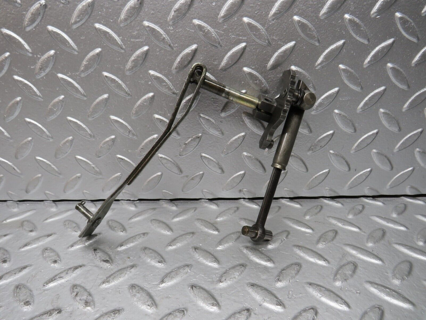30217 Mercedes-Benz W123 230E Automatic Gearbox Linkage 722.122
