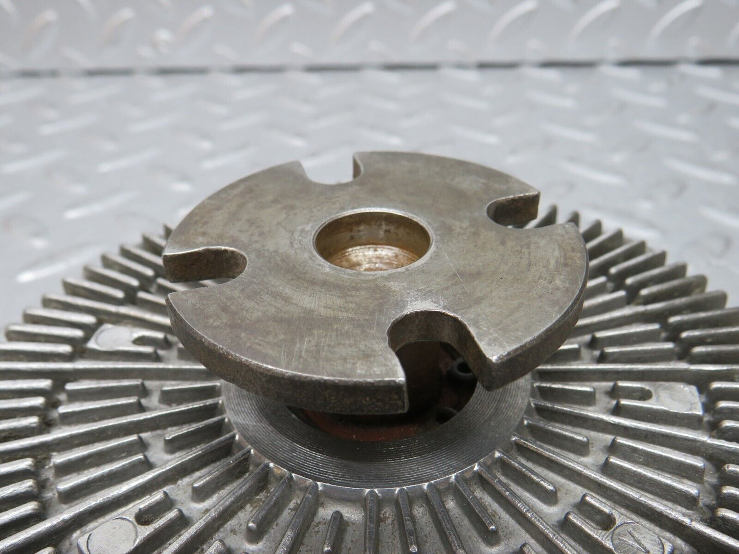 32769 Mercedes-Benz C107 R107 350 V8 Engine Cooling Fan Clutch