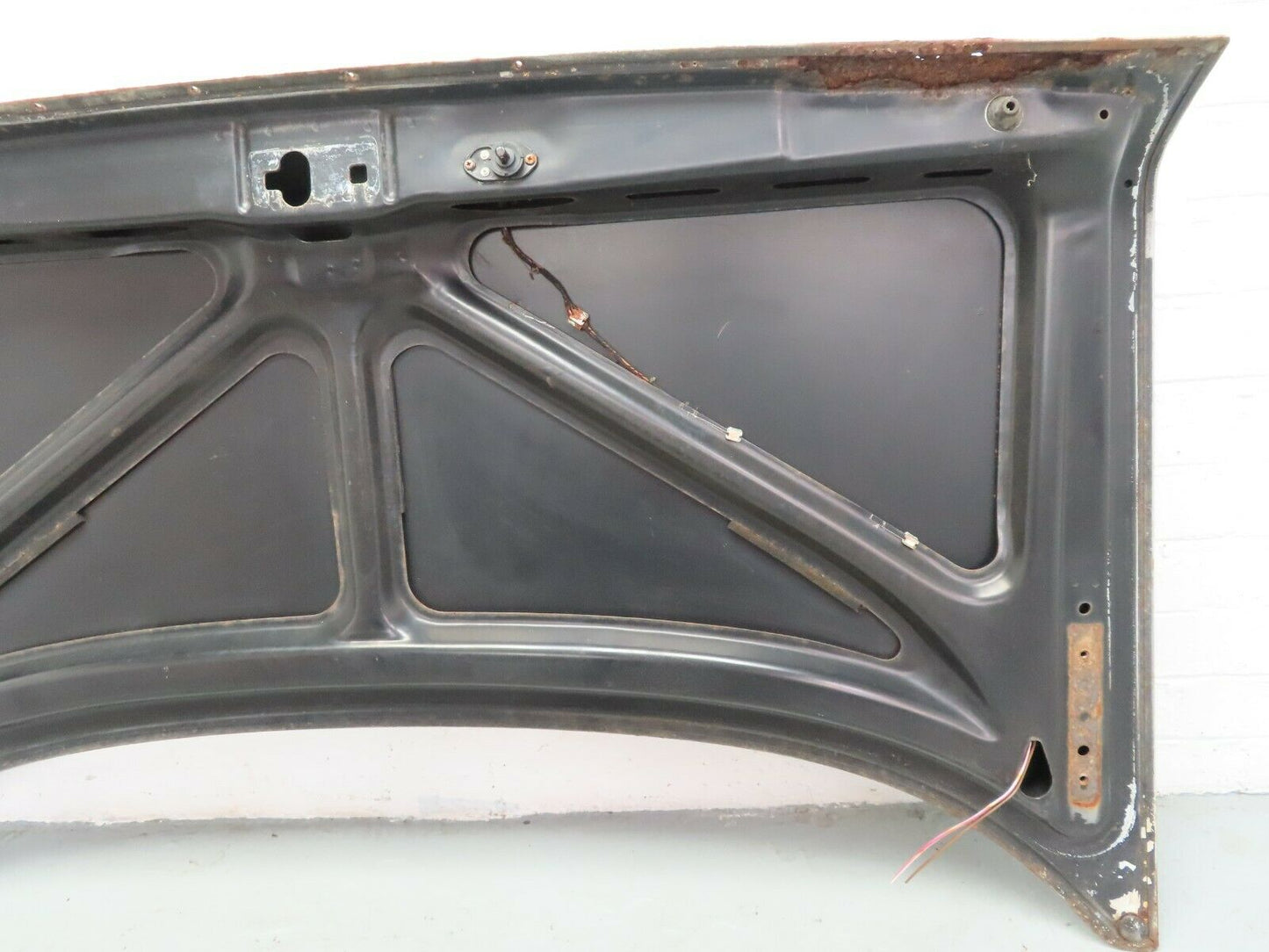 6861 Mercedes-Benz C107 350SLC Coupe Boot Lid Trunk Door