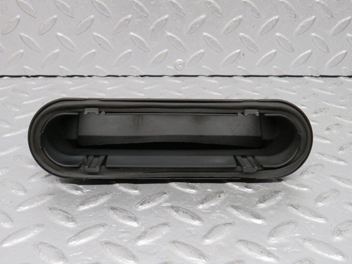 38677 Mercedes-Benz W201 190E 2.6L Trunk Breather Ventilation Valve Right 2018300242