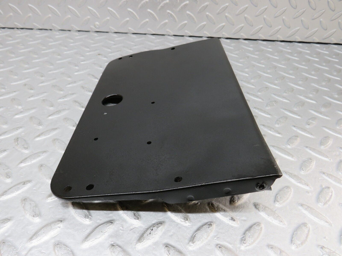 35872 Mercedes-Benz W108 Fuel Tank Flap Cap