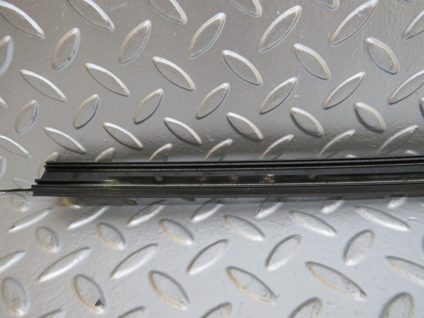 27758 Mercedes-Benz S124 300TE Wagon Roof Moulding Trim