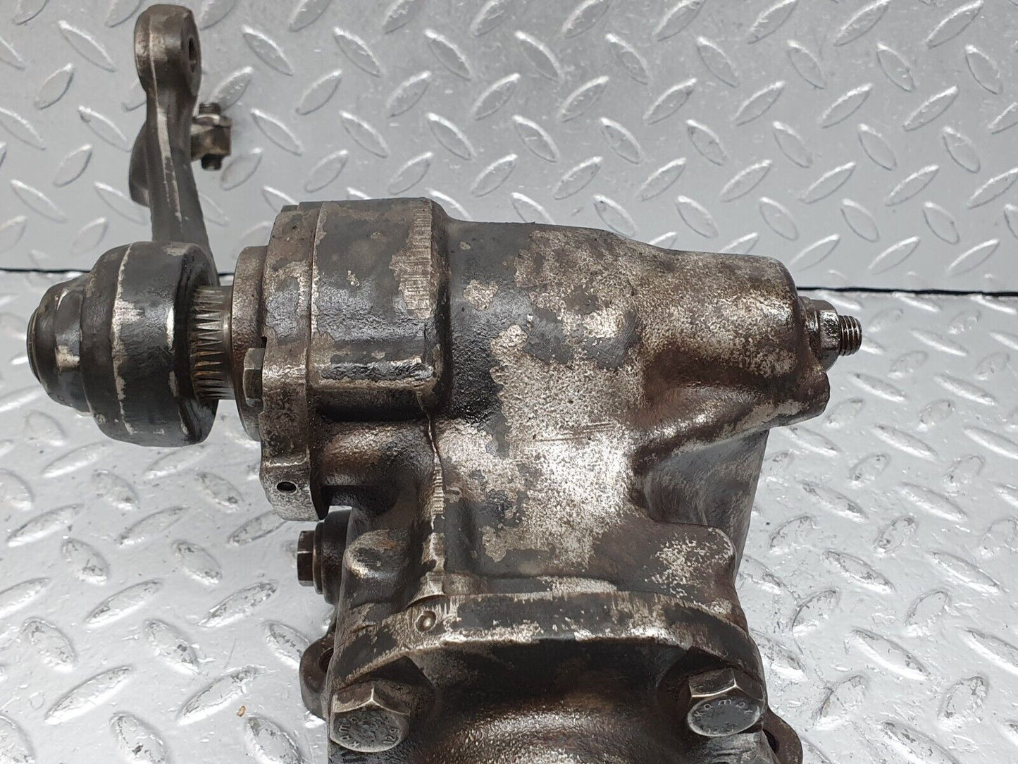 41223 Mercedes-Benz W126 300SE Steering Box 1264610501