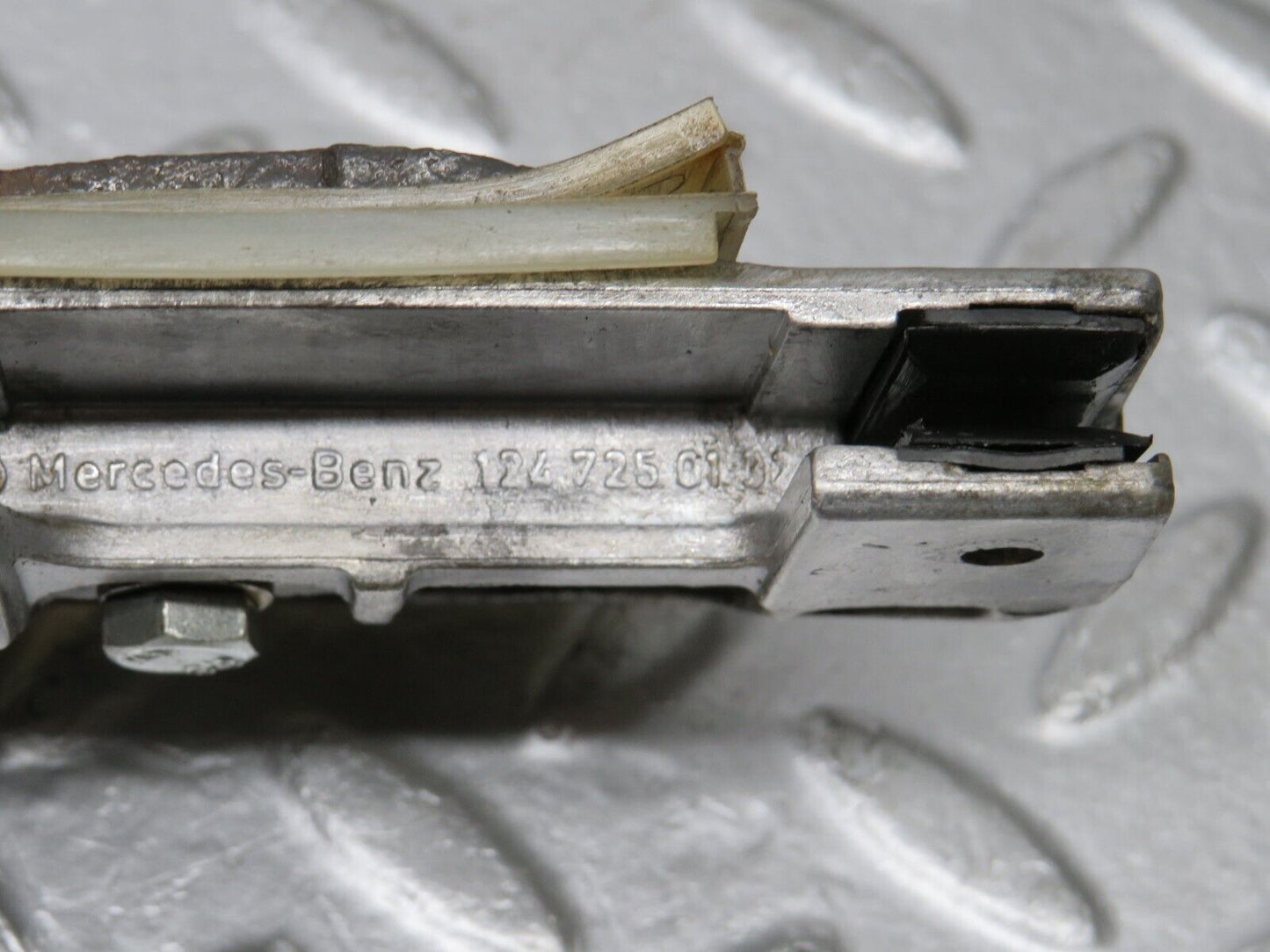 38355 Mercedes-Benz R129 280SL Coupe Door Window Guide Bracket 1247250132 1247250232