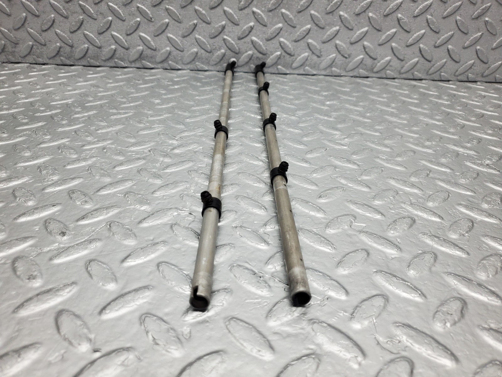 W126 Coupe camshaft oil tube used OEM