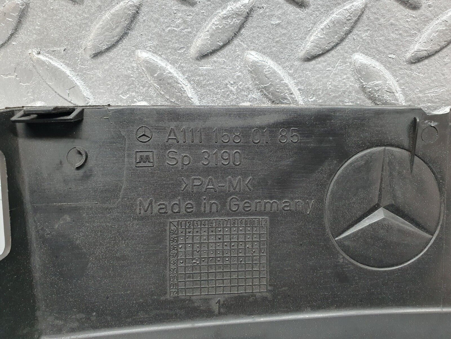 41961 Mercedes-Benz W202 C200 Engine Cover 1111580185