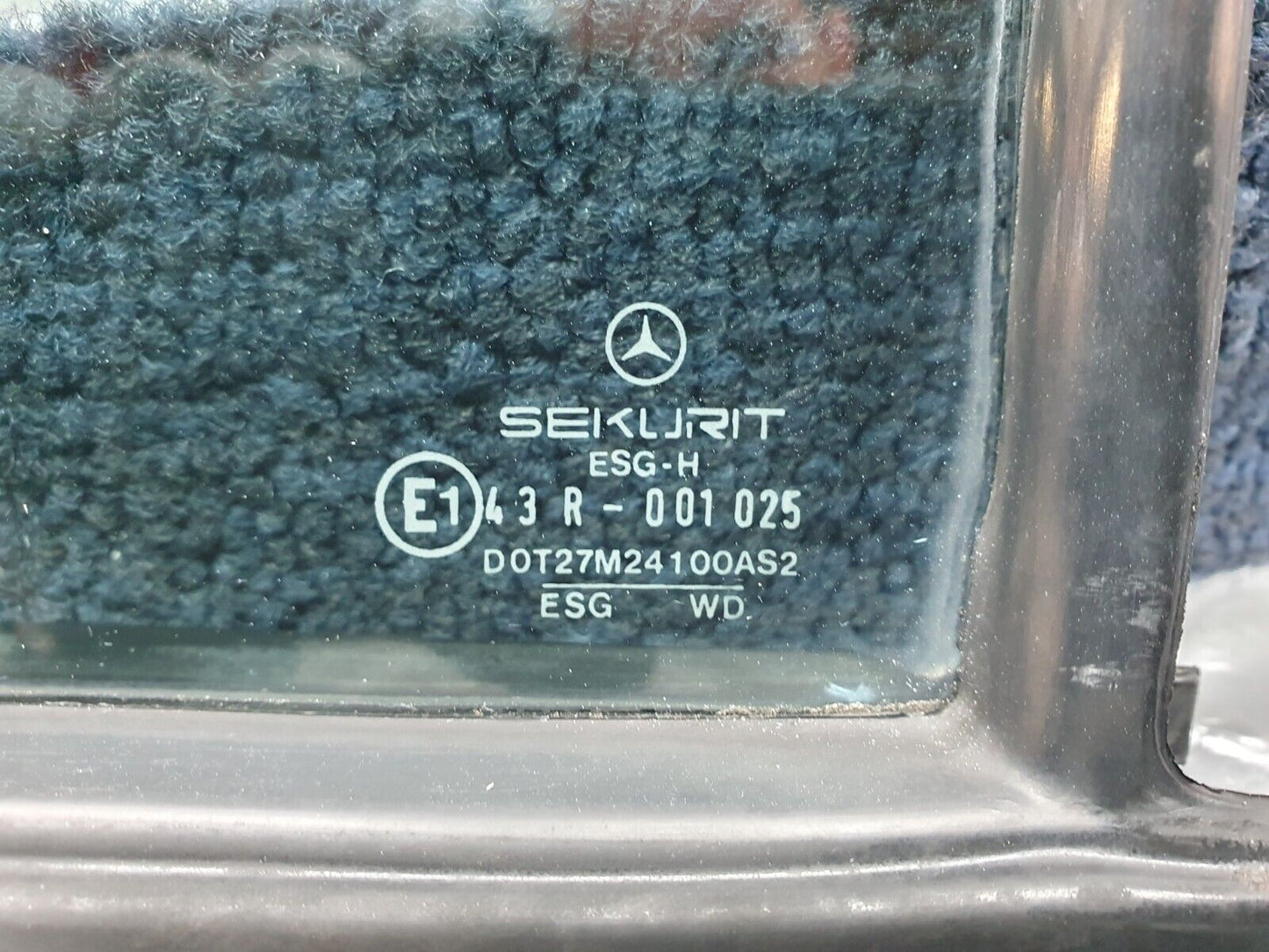 41129 Mercedes-Benz W126 300SE Rear Right Quarter Window Glass 1267350224