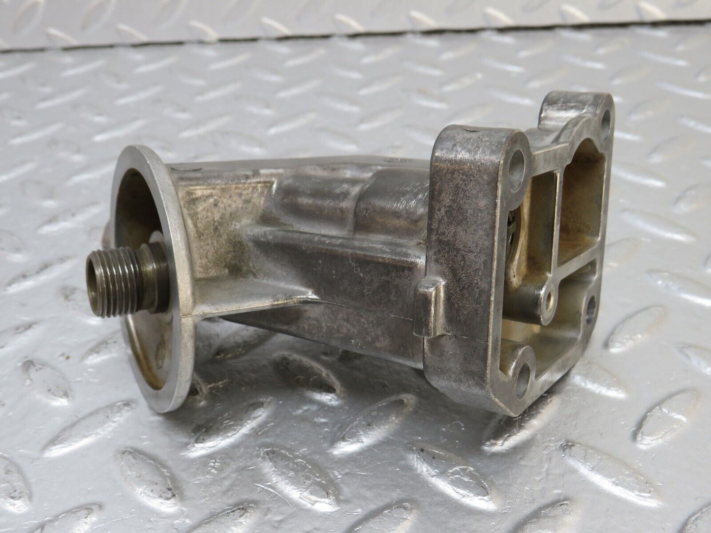 33713 Mercedes-Benz W201 190E 2.0L Oil Filter Housing 1021800038