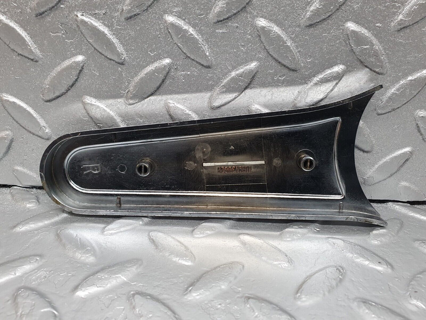 43084 Mercedes-Benz W108 280SE Front Seat Side Cover Trim Right 1089130628