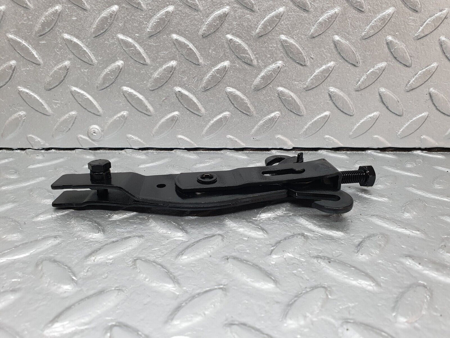 41504 Mercedes-Benz W124 200E Handbrake Adjusting Handbrake Regulator