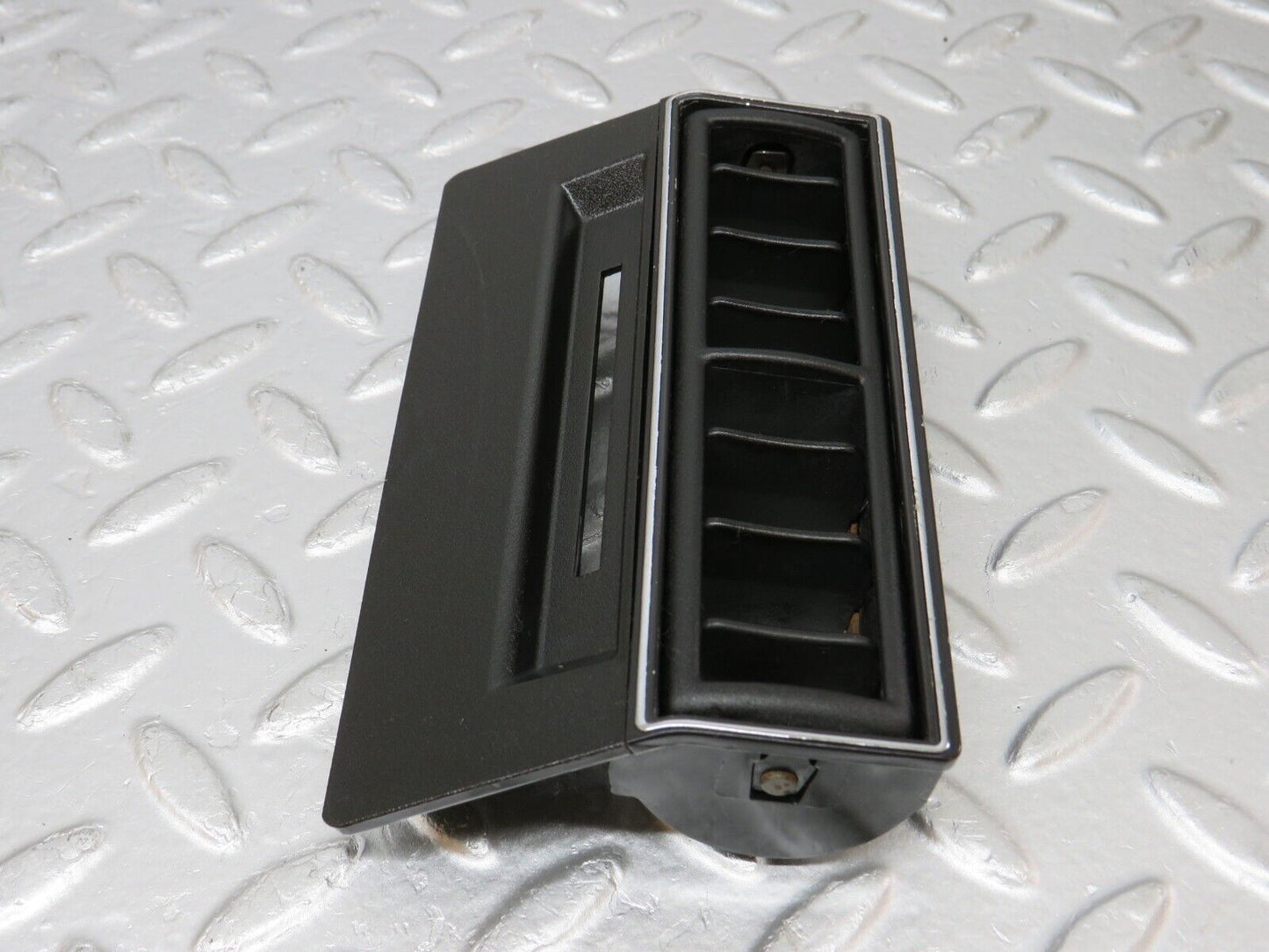 34339 Mercedes-Benz C126 380SEC Coupe Centre Console Air Vent 1268300013