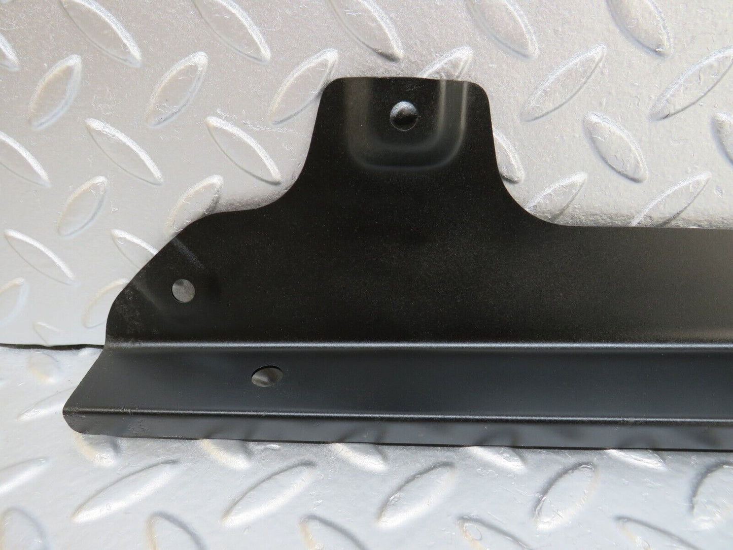 34610 Mercedes-Benz C126 380SEC Coupe Rear WIndow Channel Support Left Side
