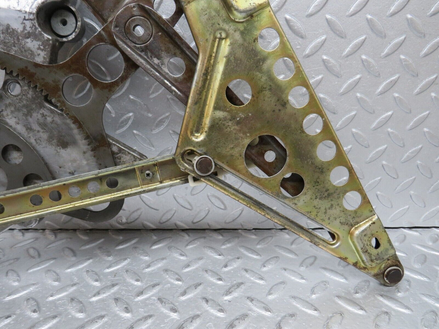 37122 Mercedes-Benz C126 420SEC Coupe Rear Right Window Regulator Mechanism