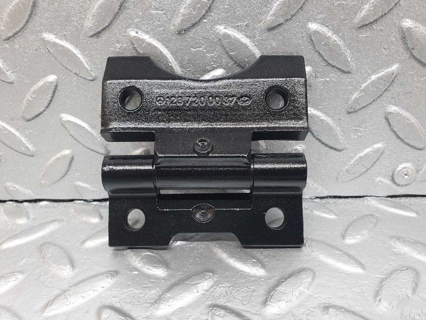 43562 Mercedes-Benz C126 380SEC Coupe Door Hinge Pair Left Side 1237200037