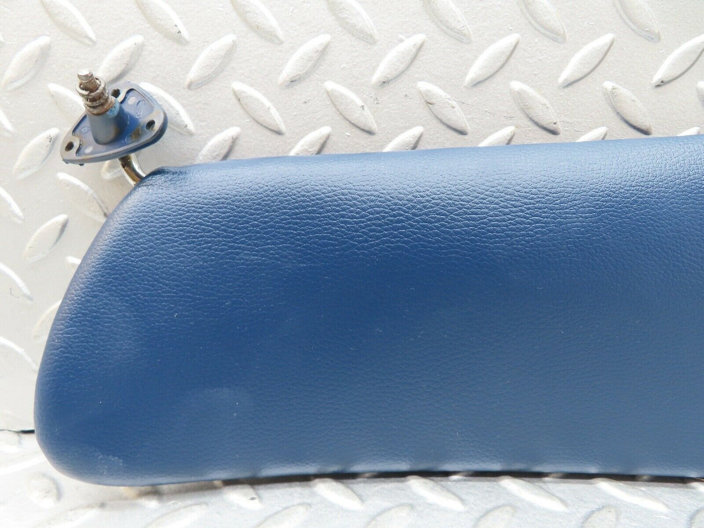 17530 Mercedes-Benz W116 450SEL Sun Visor Right Side Blue