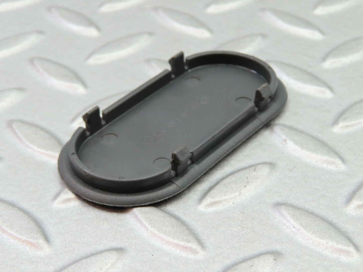 6122 Mercedes-Benz W126 380SE Cover For Glove Box 1266930233