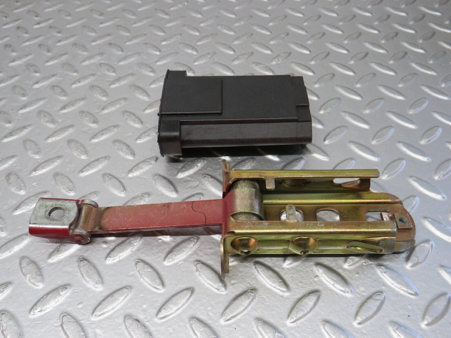 33382 Mercedes-Benz W202 C180 Door Safety Check Strap Front Left