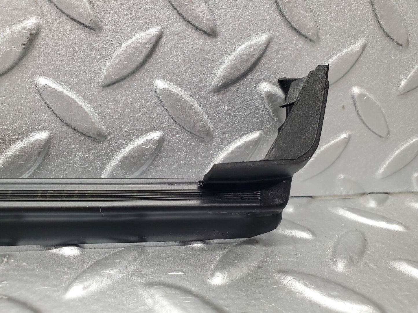 46976 Mercedes-Benz R129 320SL Coupe Left Door Seal Window Weatherstrip
