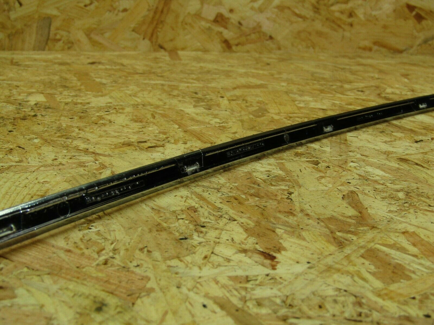 2184 Mercedes-Benz W220 S430 Rear Bumper Centre Chrome Trim 2208850074