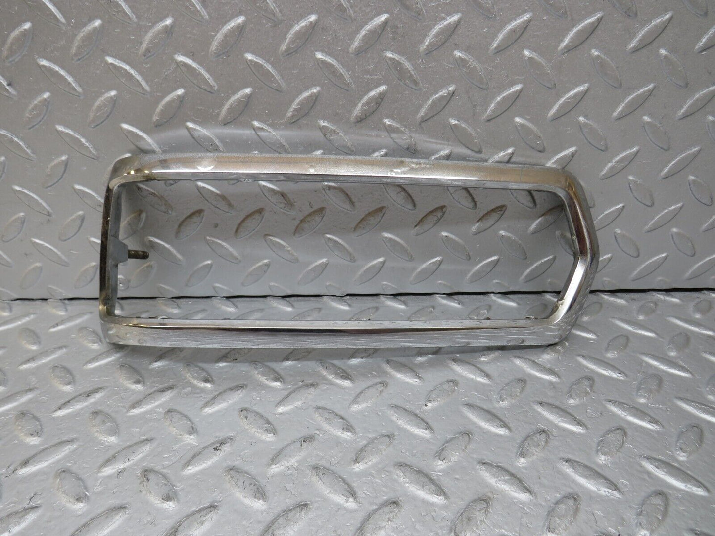 35751 Mercedes-Benz W108 Tail Light Chrome Frame Left 1088260159