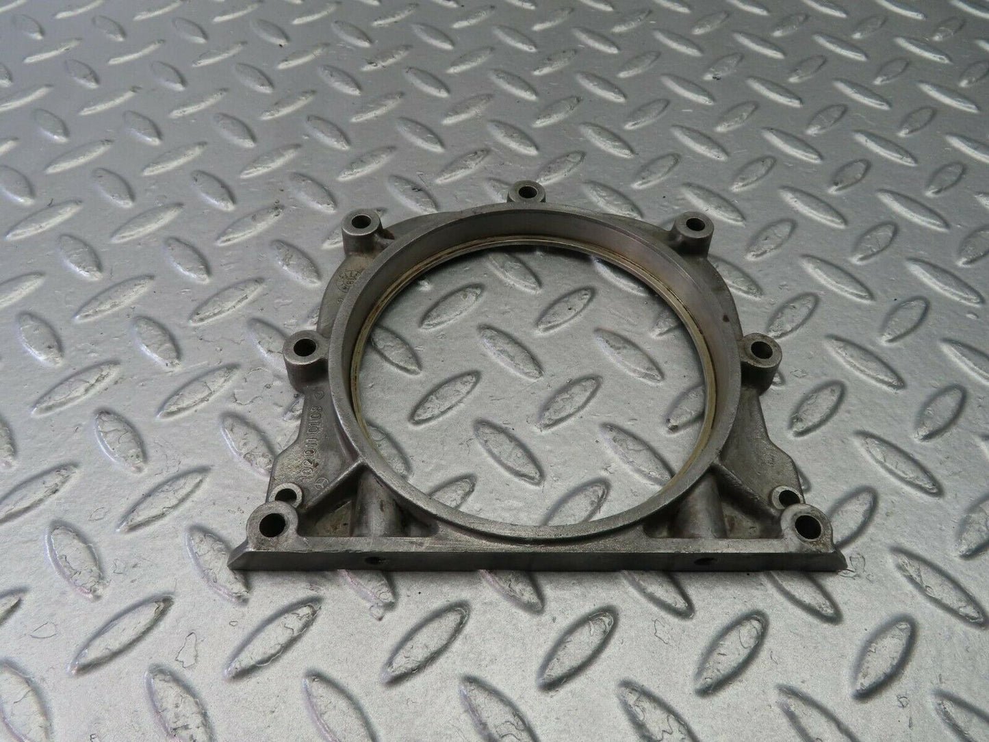 10060 Mercedes-Benz C123 230CE Coupe Crankshaft Lid Cover Rear 1020110108