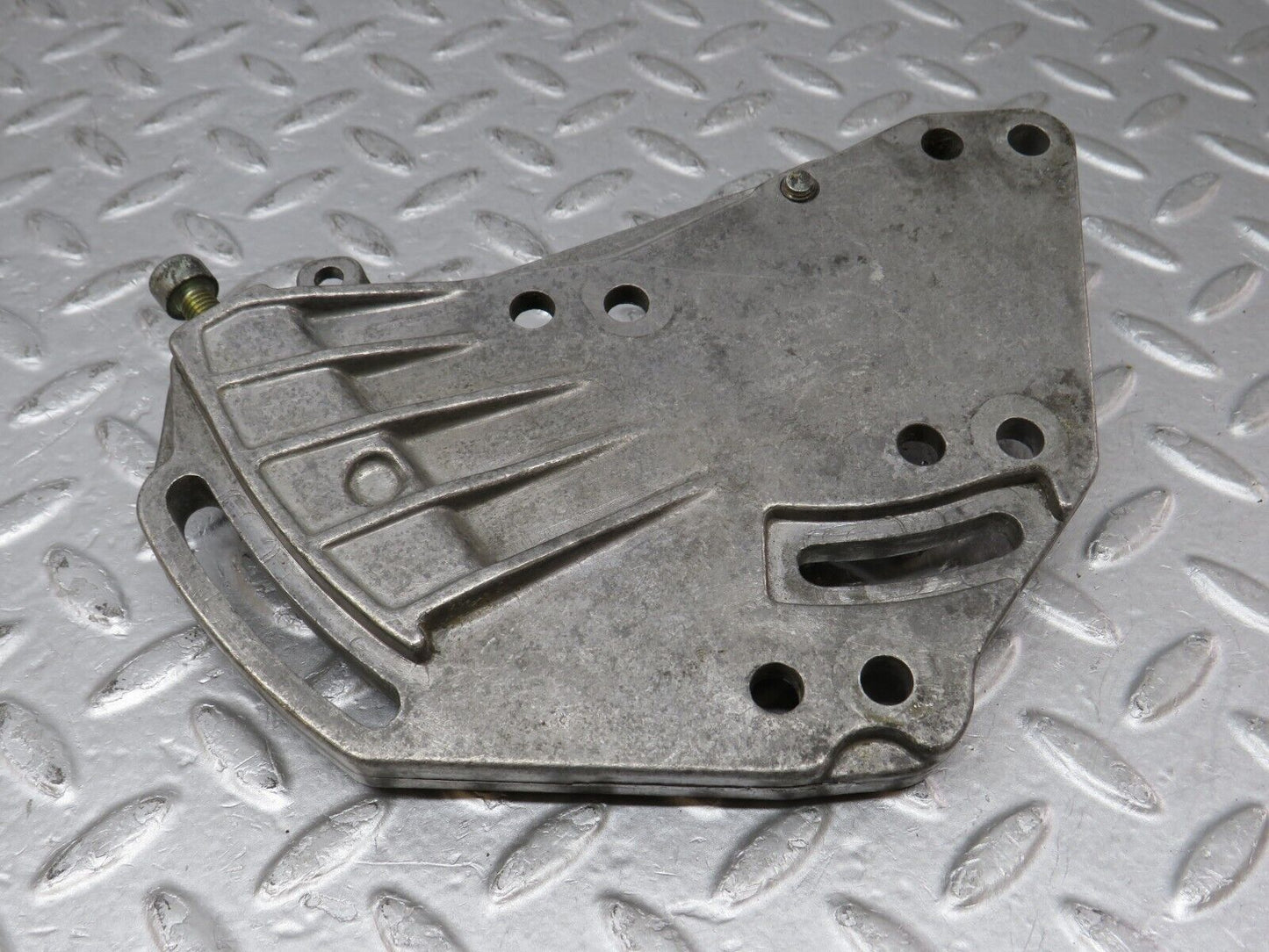 36259 Mercedes-Benz W126 420SE Power Steering Pump Tensioner Bracket 1174661241