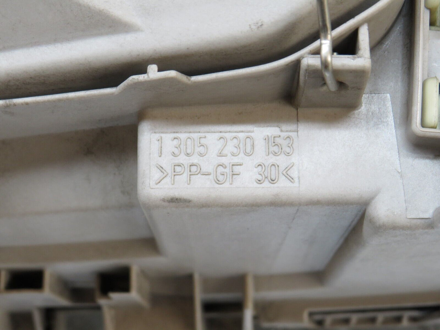 33224 Mercedes-Benz W202 C180 Headlight Bosch Right Side 0301036406 1305230153