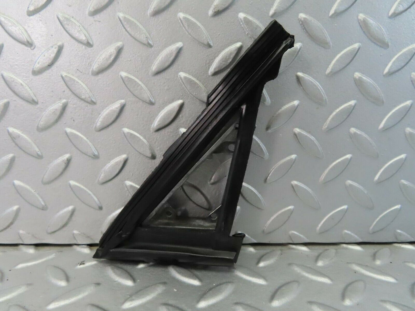 7312 Mercedes-Benz W116 450SE Wing Mirror Weatherstrip Seal Left 1167250166
