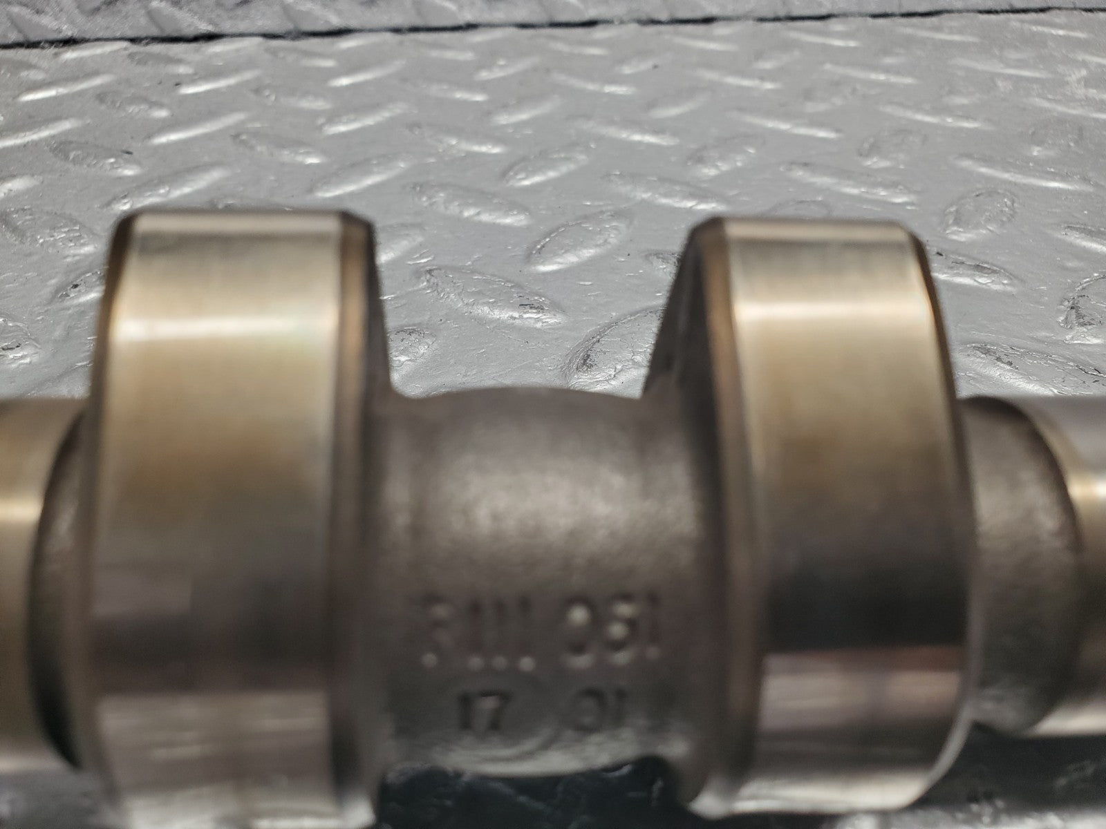 W124 Wagon camshaft exhaust side used OEM