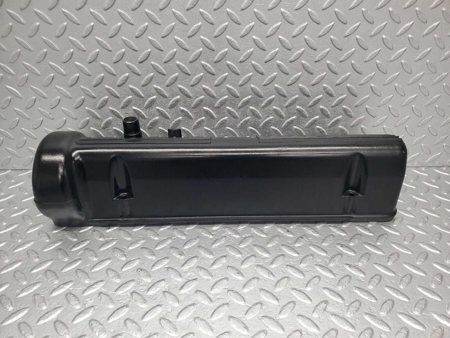 46319 Mercedes-Benz W126 420SE Cylinder Head Valve Cover Left Side 1170162105