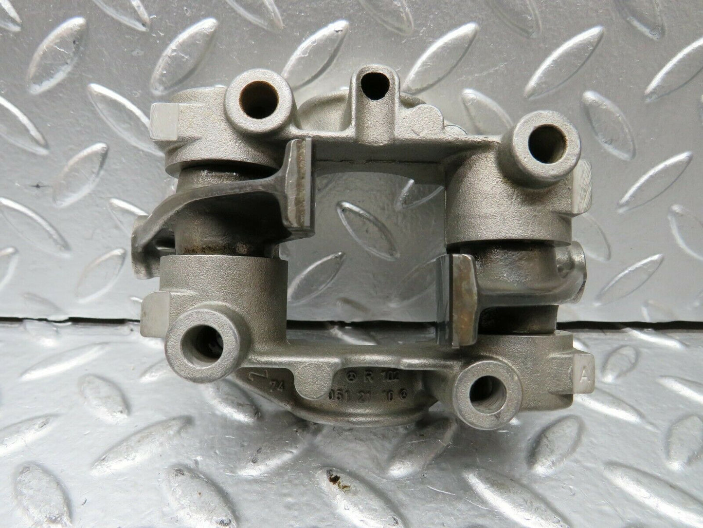 23073 Mercedes-Benz C123 230CE Coupe Rocker Arms Camshaft Bearing Block 1020512110