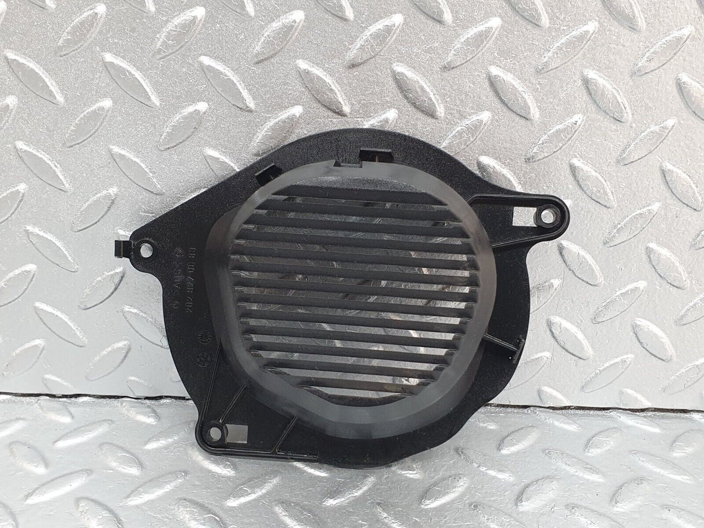 41742 Mercedes-Benz W202 C200 Front Right Door Speaker Cover 2028270683