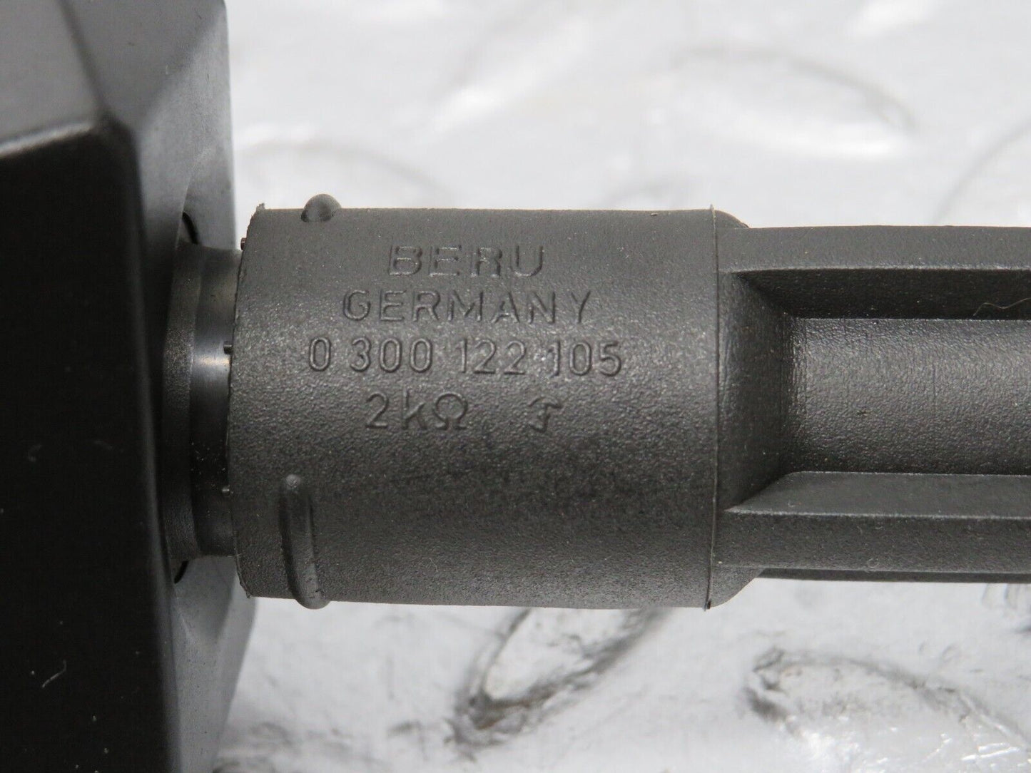 38343 Mercedes-Benz R129 280SL Coupe Ignition Coil Bosch 0221506444 0001587003 0001593642