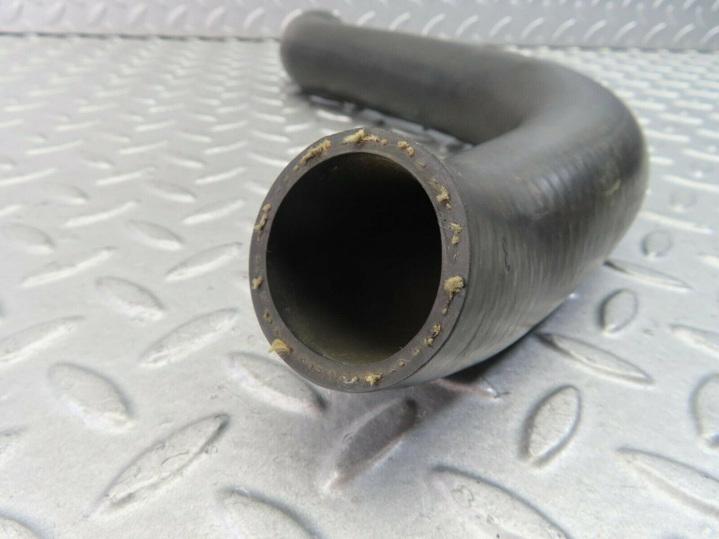 8531 Mercedes-Benz R107 Radiator Hose 1075010682