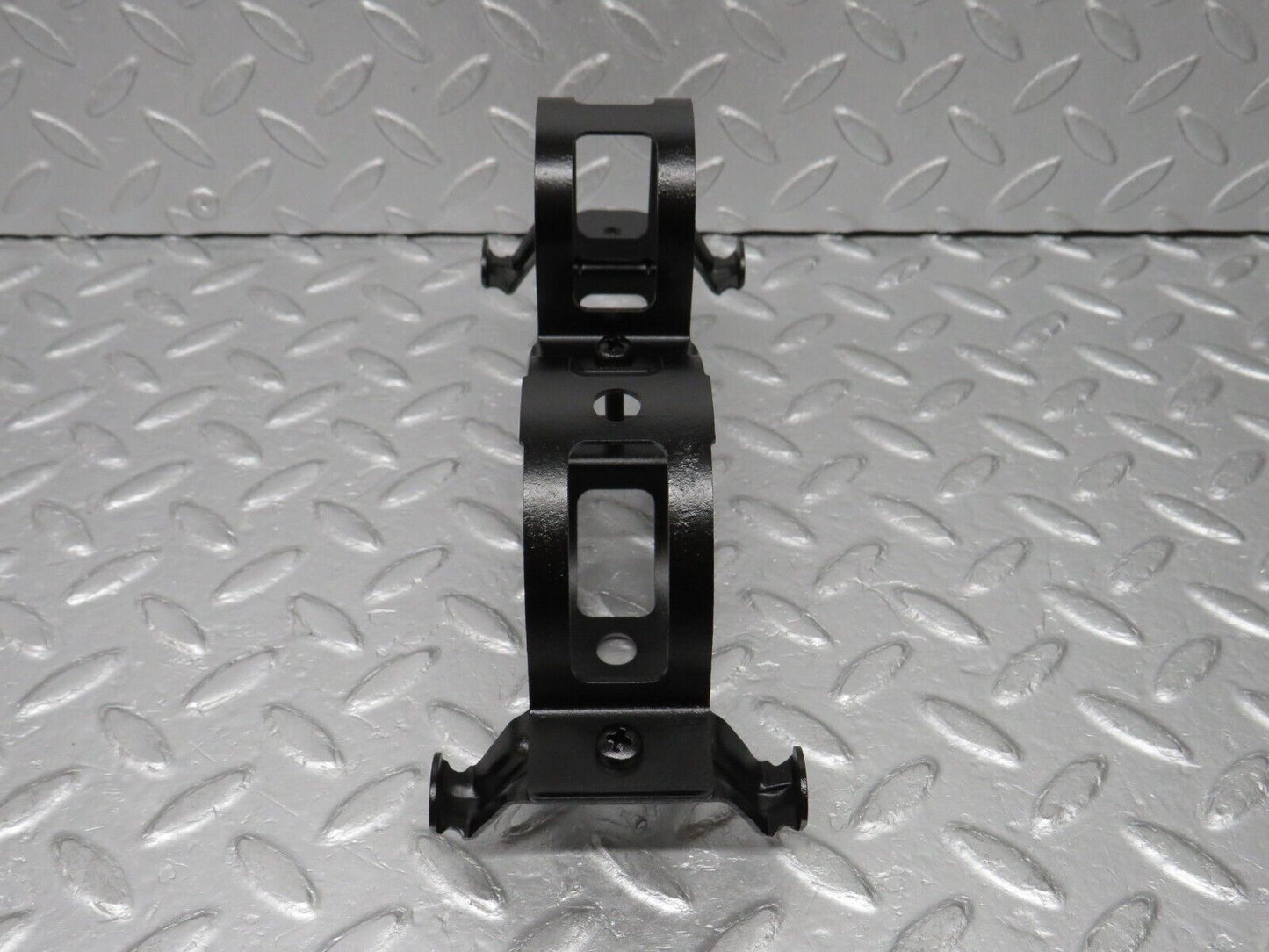 38006 Mercedes-Benz A124 320E Cabriolet Fuel Pump Fuel Filter Bracket