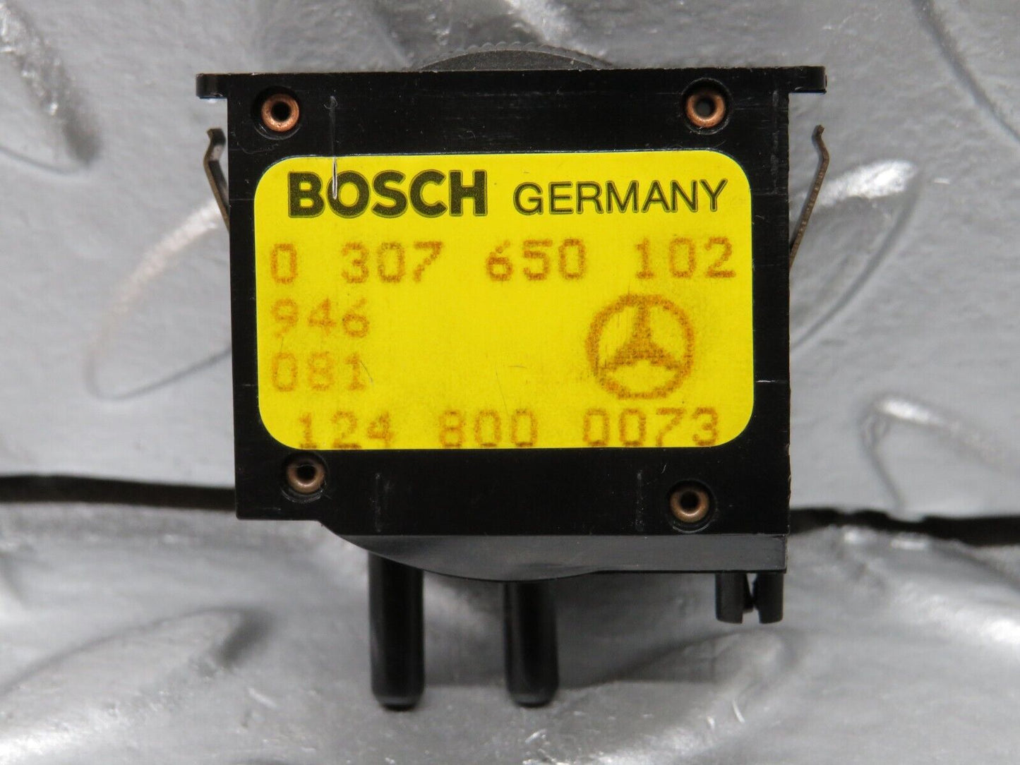 29539 Mercedes-Benz W124 230E  Headlight Level Switch 1248000073 0307650102