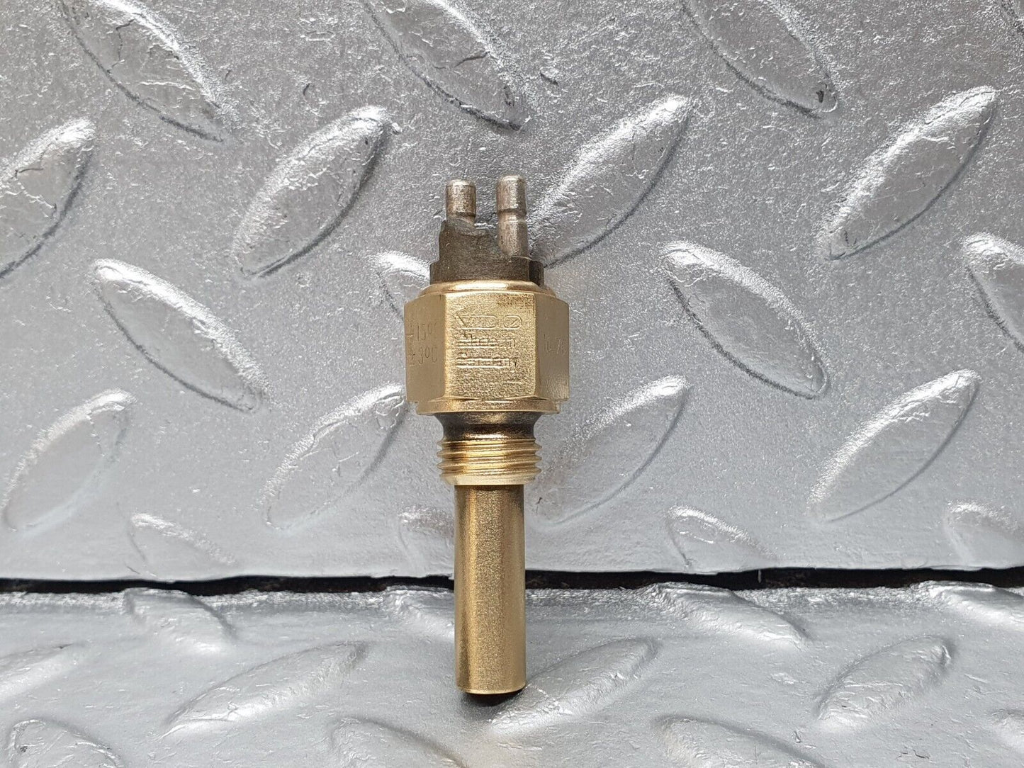 41359 Mercedes-Benz W116 350SE Coolant Temperature Sensor VDO