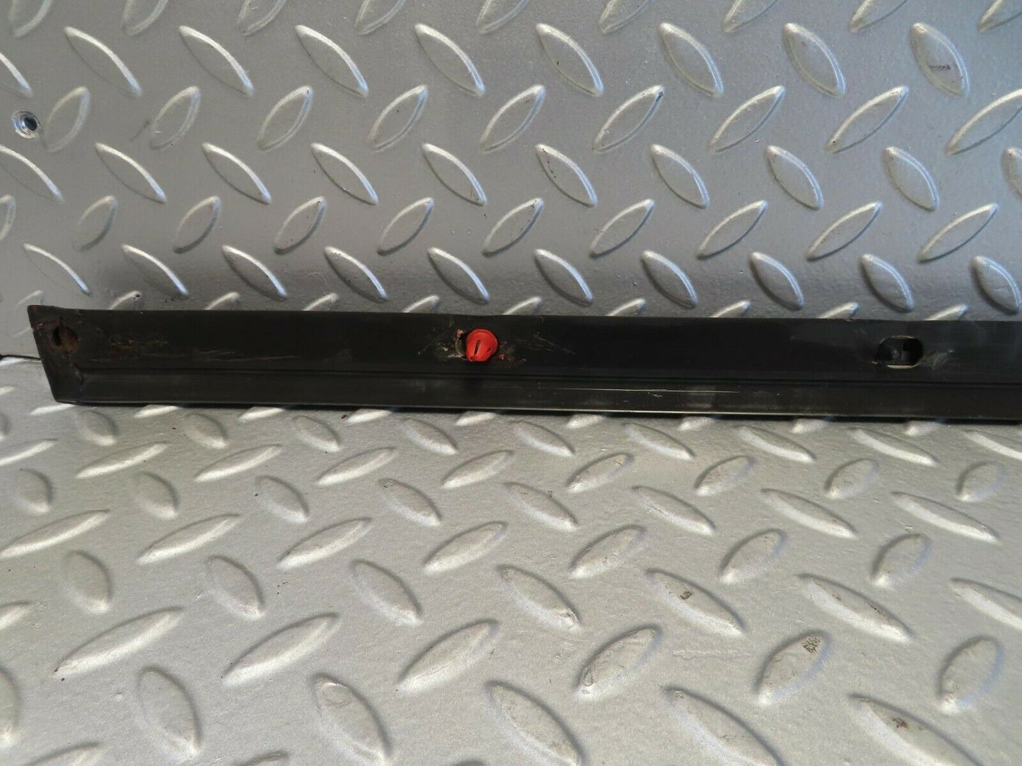 15729 Mercedes-Benz R107 450SL Coupe Left Door Centre Moulding Trim