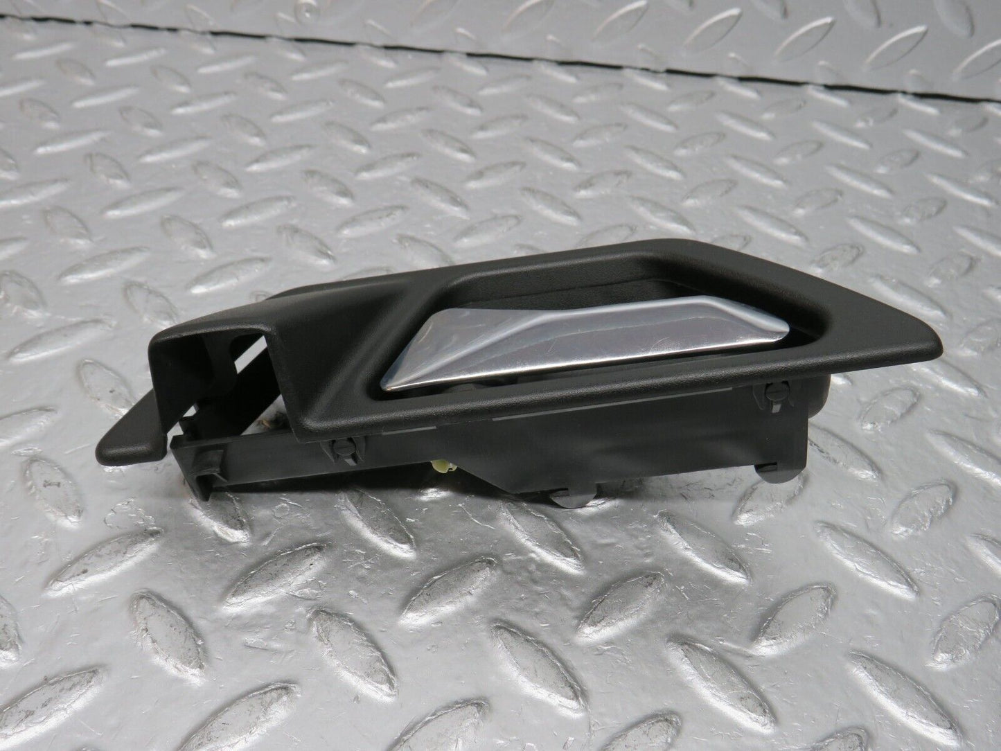 32443 Mercedes-Benz S124 300TE Front Left Interior Door Handle 1247600161