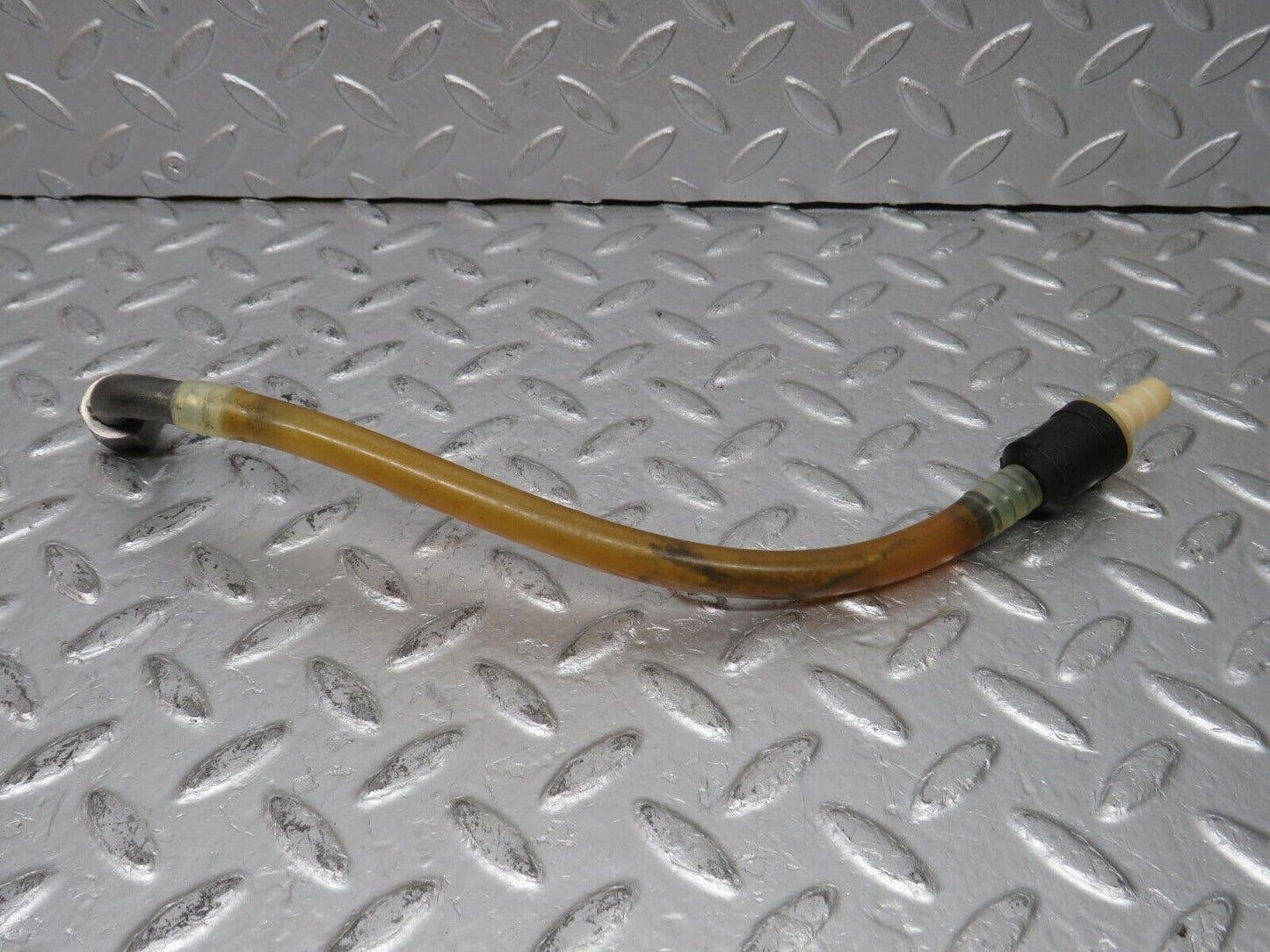 32835 Mercedes-Benz C107 R107 350 V8 Brake Servo Vacuum Pipe