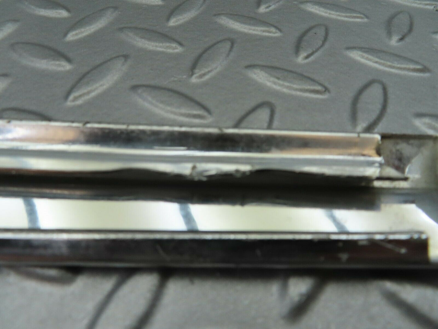6895 Mercedes-Benz C107 350SLC Coupe Rear Left Window Chrome