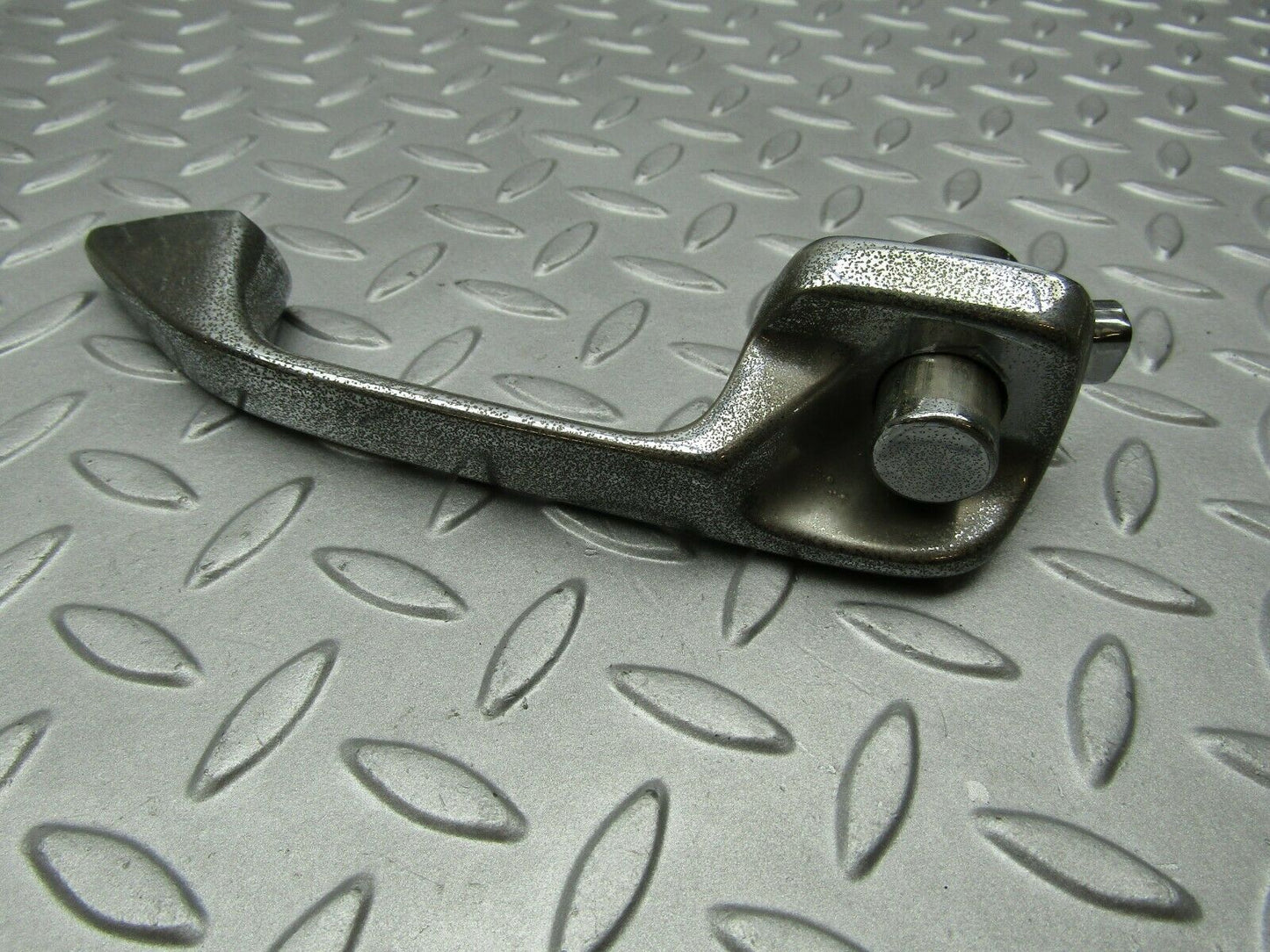 3292 Mercedes-Benz W108 280SE Door Handle Rear Right 1087661202