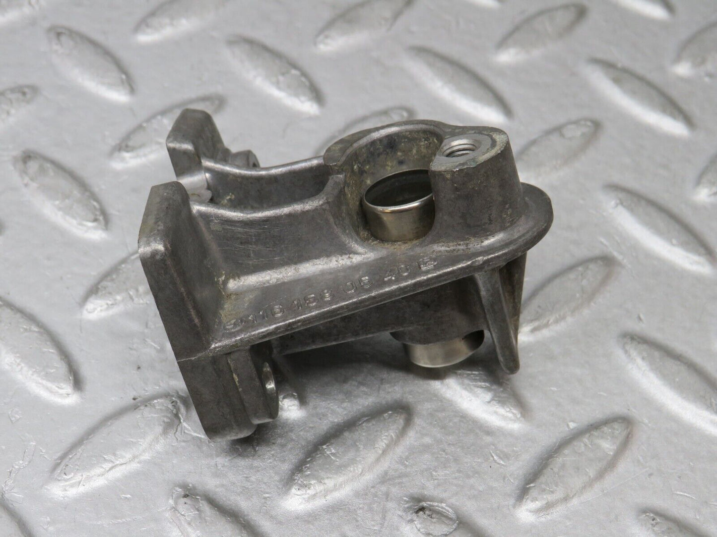 36338 Mercedes-Benz W126 420SE Crankshaft Position Sensor Bracket 1161580540