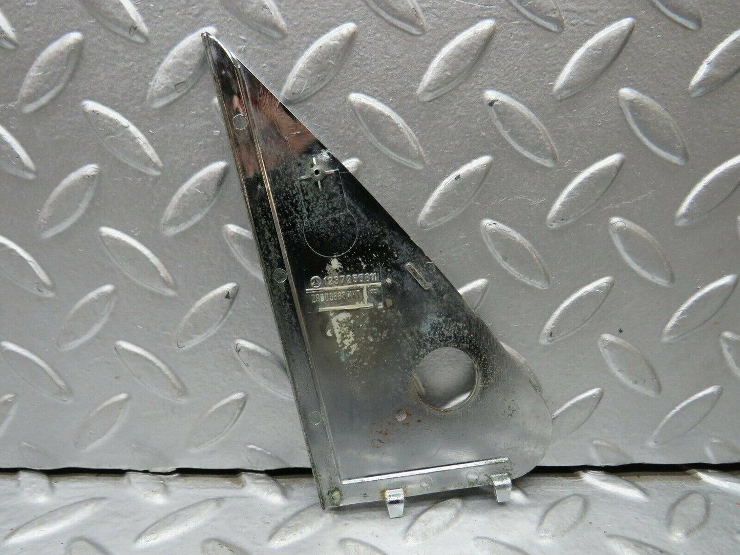 22084 Mercedes-Benz S123 280TE Wagon Mirror Triangle Cover Right 1237250811