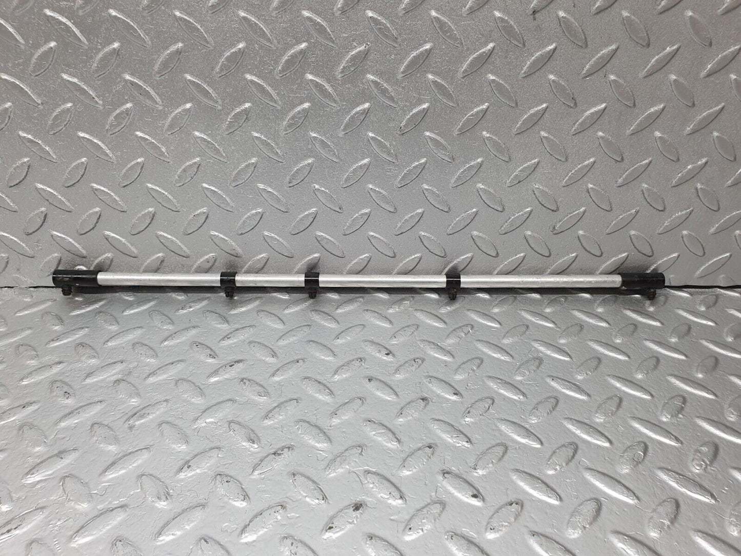 42936 Mercedes-Benz W116 350SE Camshaft Oil Tube