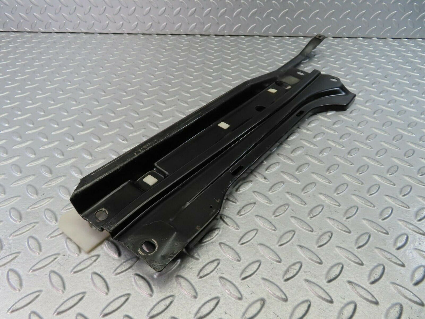 9314 Mercedes-Benz C124 300CE Coupe Rear Window Channel Support Left