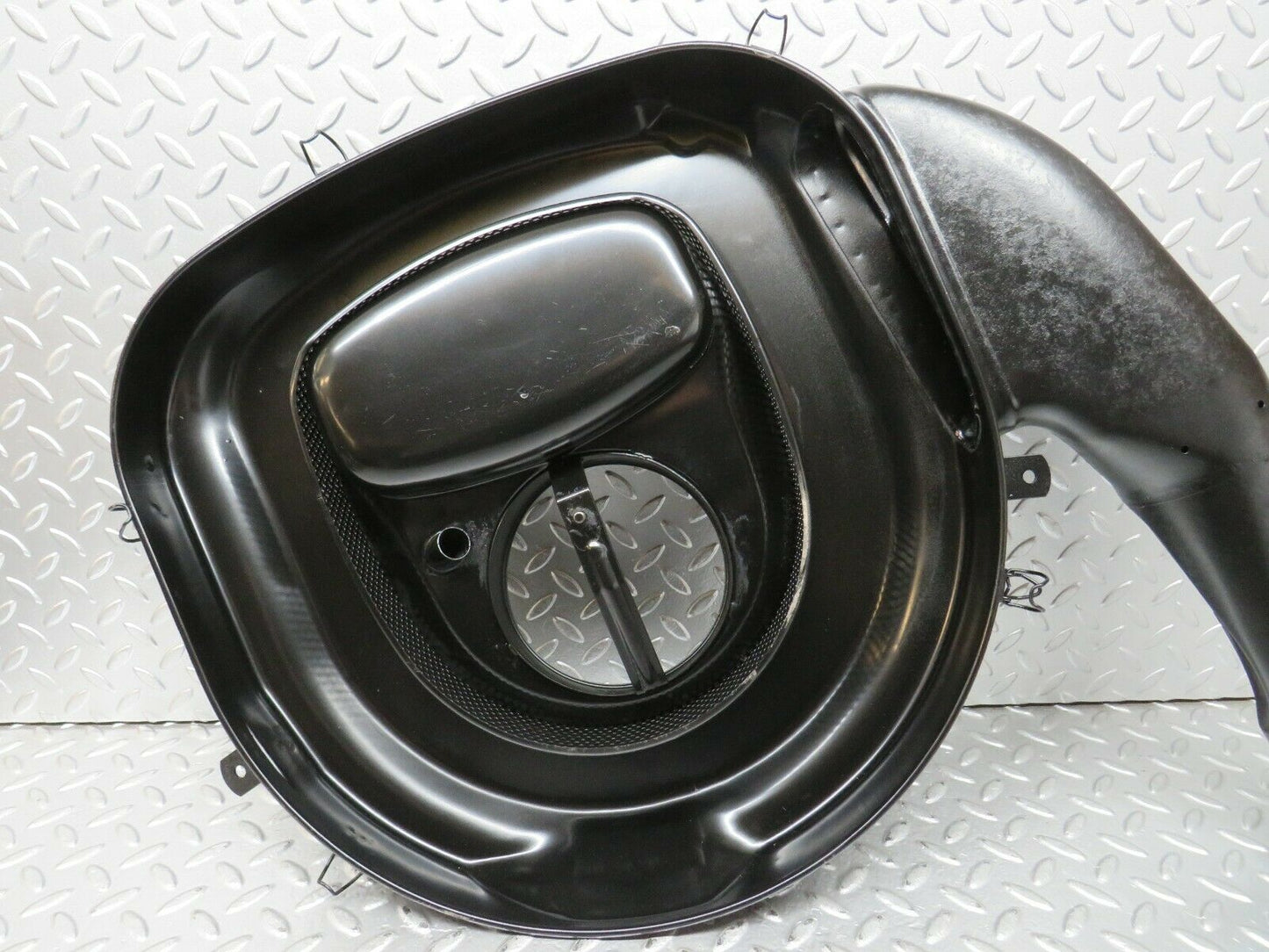 23686 Mercedes-Benz W116 350SE Air Filter Box Housing 0080948902